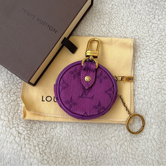 Auth Louis Vuitton Purple Denim Round Coin Key Pouch - Unused - Picture 2 of 8